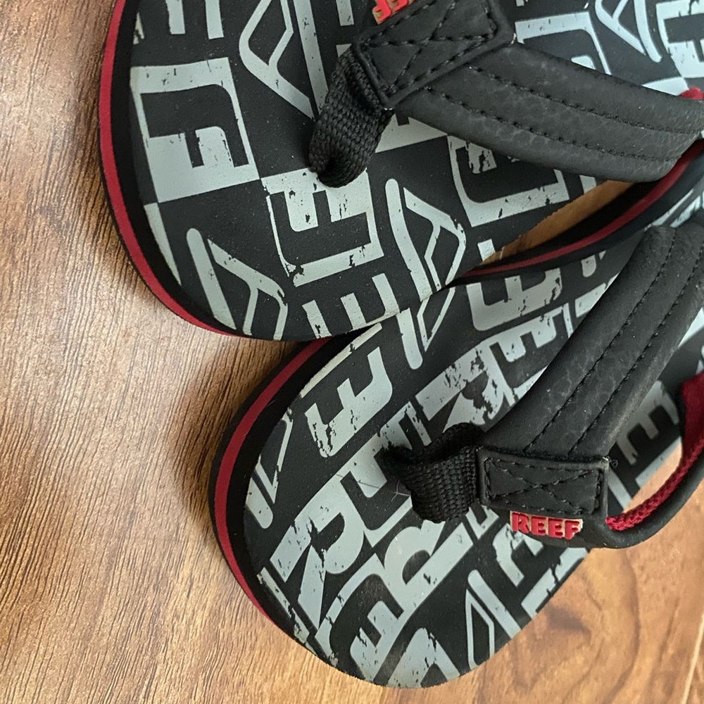 Reef Flip-Flops (Size 13/1) - Picture 2 of 7